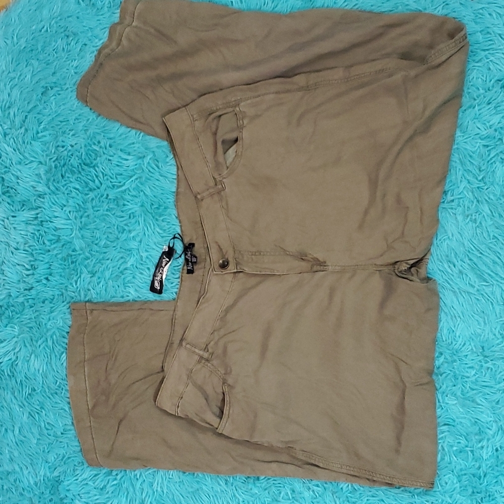 New Leaf NWT Soft Olive Wide Leg Pants
